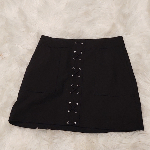 Express Black Lace Up Front Mini Skirt - Picture 5 of 5
